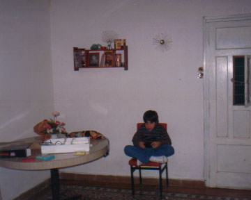 Foto mía de muy chico jugando jueguitos